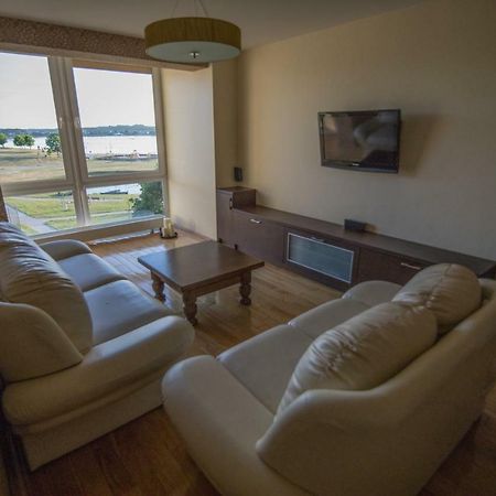 Cozy Apartment With A Wonderful Lake View Telšiai Εξωτερικό φωτογραφία