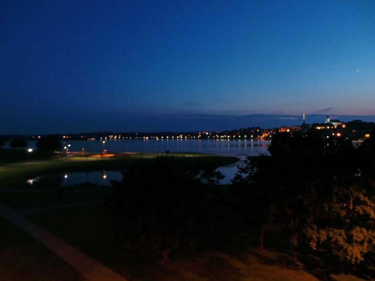 Cozy Apartment With A Wonderful Lake View Telšiai Εξωτερικό φωτογραφία